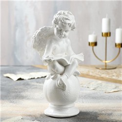 Статуэтка "Ангел на шаре, читающий" белый, 31 см