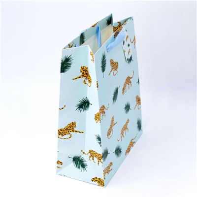 Подарочный пакет (M) "Cheetah in the forest", blue